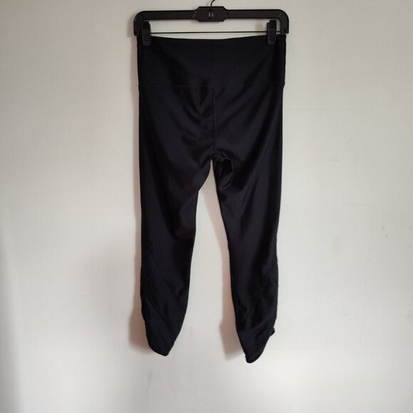Ladies SZ M Under Armour Black Compression Cropped Legging - Picture 2 of 4